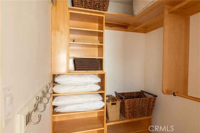 Detail Gallery Image 24 of 38 For 1139 Harvard St #B,  Santa Monica,  CA 90403 - 3 Beds | 2/1 Baths