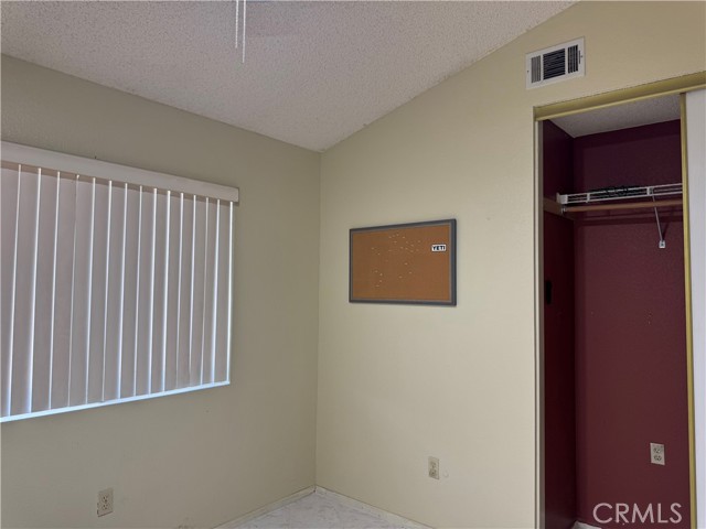 Detail Gallery Image 11 of 18 For 12399 Highgate Ave, Victorville,  CA 92395 - 3 Beds | 2 Baths