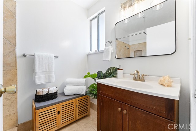 917 N Hart Street, Orange CA: https://media.crmls.org/medias/8ffaf10a-aed5-4ec7-9988-8e99d509c45e.jpg