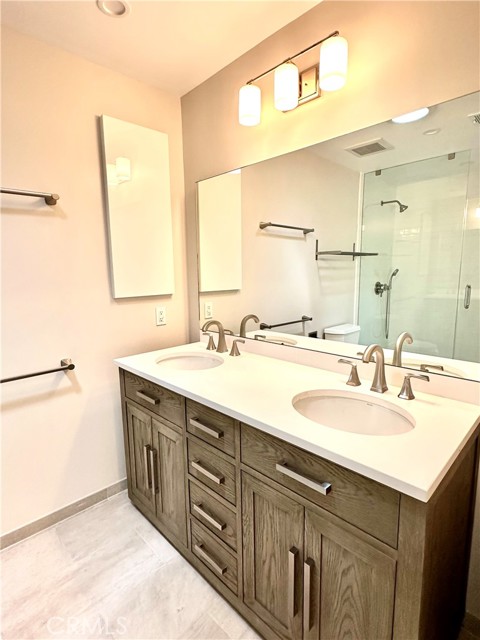 17223 Kingsbury Street, Granada Hills CA: https://media.crmls.org/medias/8ffb05fd-adc5-479d-bd09-d79722149bce.jpg