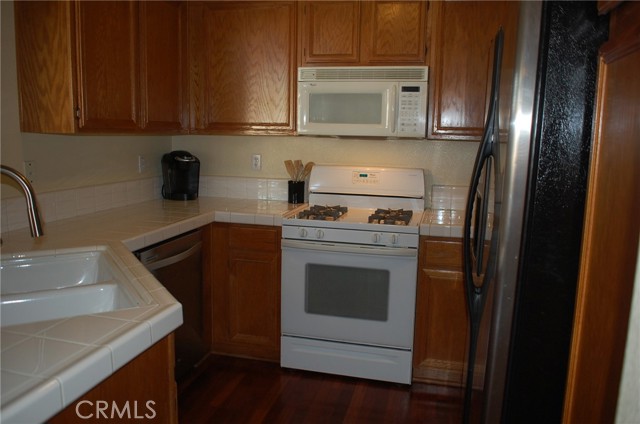 Detail Gallery Image 8 of 32 For 30451 Pelican a,  Murrieta,  CA 92563 - 2 Beds | 2 Baths