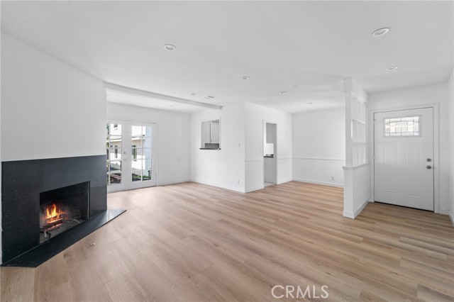 18656 Runnymede Street, Reseda CA: https://media.crmls.org/medias/8ffbdaec-d6b5-41d5-9930-4c24c42ef36d.jpg