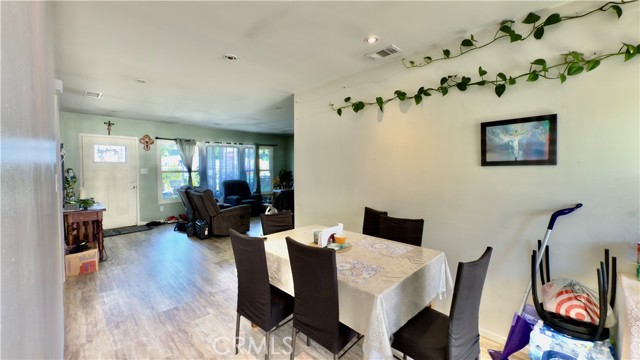 11125 Glenoaks Boulevard, Pacoima CA: https://media.crmls.org/medias/8ffbf3a0-cda4-4b3d-916d-e729752b5a1f.jpg