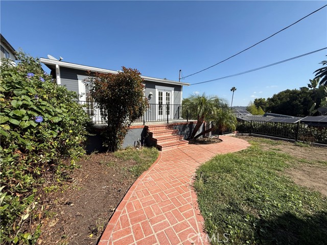 Detail Gallery Image 3 of 19 For 2586 Lake View, Los Angeles,  CA 90039 - 4 Beds | 2 Baths