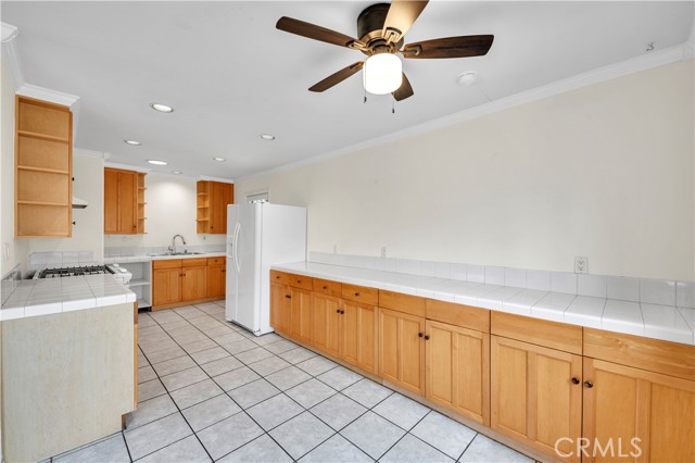 Detail Gallery Image 10 of 26 For 4079 Thomas St, Oceanside,  CA 92056 - 3 Beds | 2 Baths