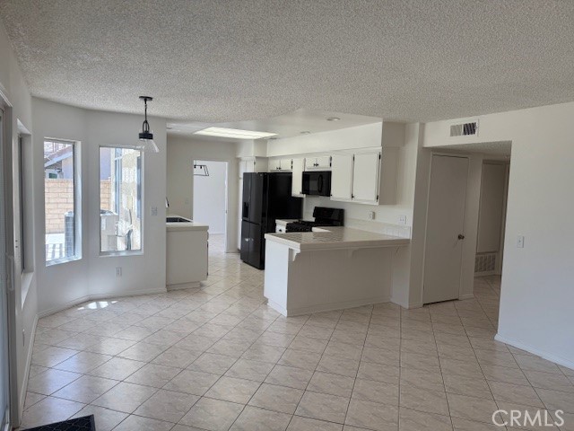 Detail Gallery Image 7 of 21 For 22312 Oxford Ln, Saugus,  CA 91350 - 4 Beds | 3 Baths