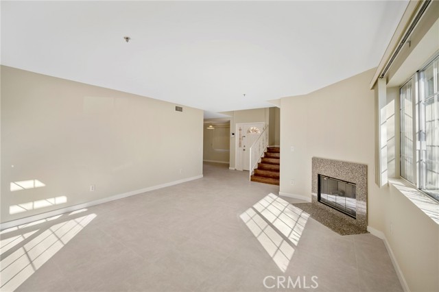 Detail Gallery Image 6 of 24 For 1011 Thompson Ave a,  Glendale,  CA 91201 - 3 Beds | 2/1 Baths