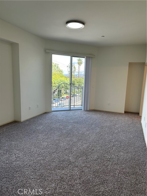 Detail Gallery Image 10 of 23 For 7551 Jordan #408,  Canoga Park,  CA 91303 - 3 Beds | 3 Baths