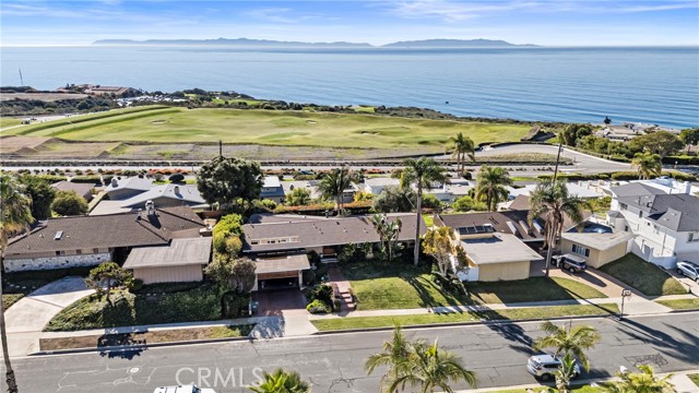 Detail Gallery Image 2 of 38 For 4002 Admirable Dr, Rancho Palos Verdes,  CA 90275 - 4 Beds | 2 Baths