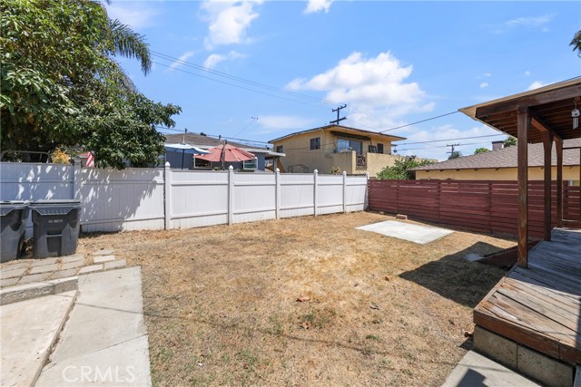 1992 Raymond Avenue, Signal Hill CA: https://media.crmls.org/medias/8ffeb04c-c3fd-4cfb-be9b-5932eb5870ee.jpg