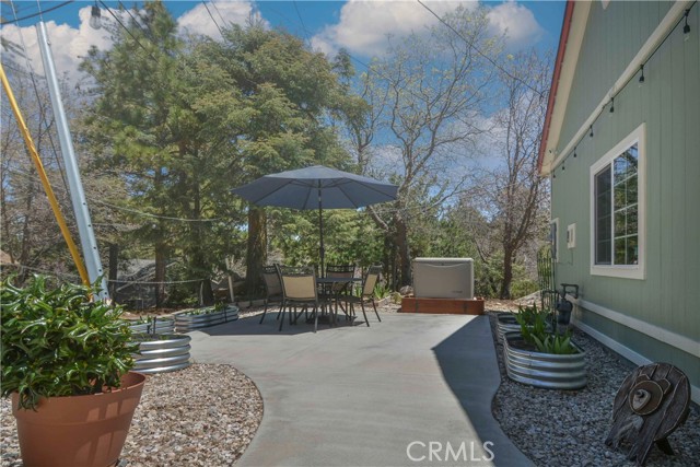 949 Inspiration Drive, Lake Arrowhead CA: https://media.crmls.org/medias/8fff2031-9ac4-4ad0-b77d-da852fb44f0a.jpg