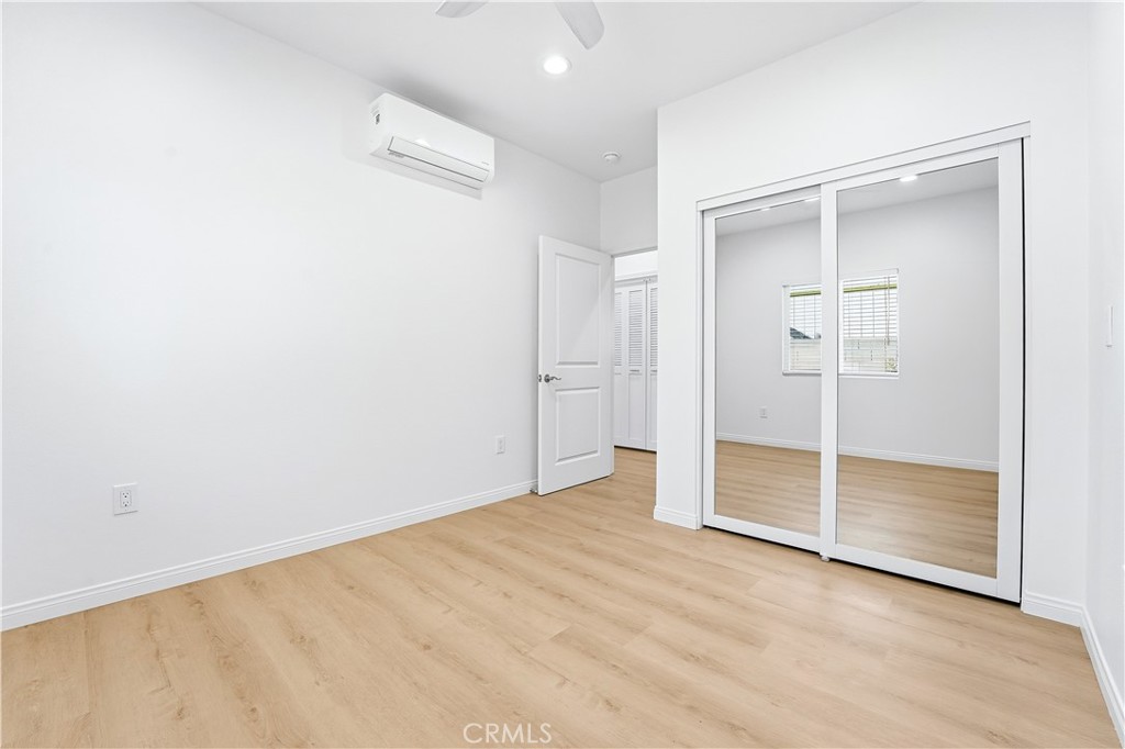 https://media.crmls.org/medias/8fff3038-e02b-4bf2-ac6b-c96b553ca7e9.jpg?preset=X-Large