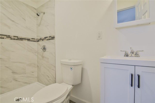 10955 S Spring Street, Los Angeles CA: https://media.crmls.org/medias/8fffd7ee-83f9-4bad-a14b-550323d04c46.jpg
