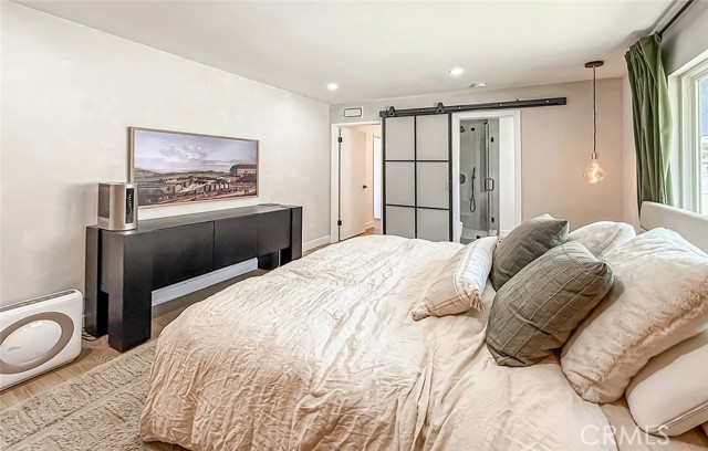 Detail Gallery Image 25 of 54 For 22245 Welby Way, Woodland Hills,  CA 91303 - 4 Beds | 3 Baths