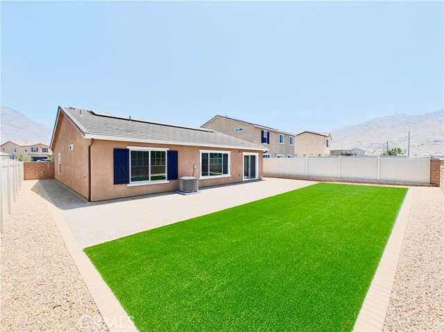 20055 Lemonscent Drive, Riverside CA: https://media.crmls.org/medias/90006ce9-6b6c-4080-aadc-7189e6e99e19.jpg