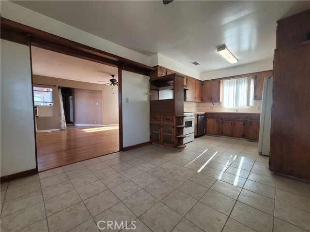 34726 Pecan Avenue, Yucaipa CA: https://media.crmls.org/medias/9000aa47-9c82-4cc6-a0b4-0428667ef6a9.jpg