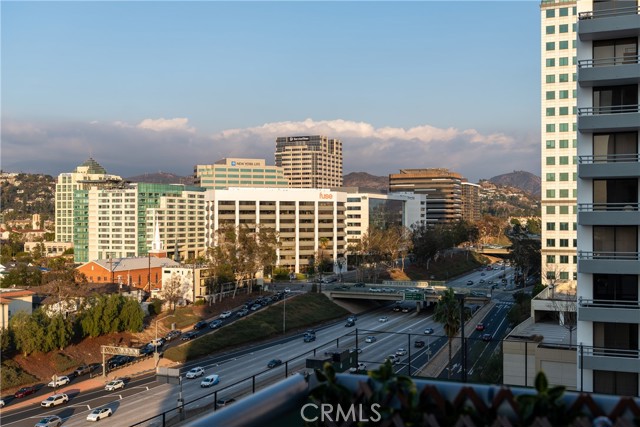 Detail Gallery Image 51 of 66 For 345 Pioneer Dr #1201,  Glendale,  CA 91203 - 2 Beds | 2 Baths