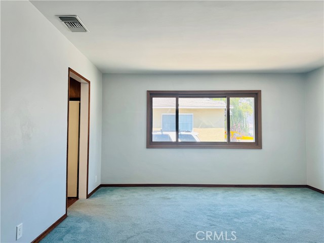 Image 7 of 26 For 6149 Whitewood Ave