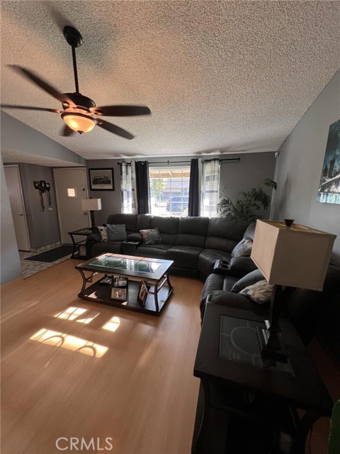 Detail Gallery Image 33 of 48 For 591 N Smoke Tree, Rialto,  CA 92376 - 3 Beds | 2 Baths