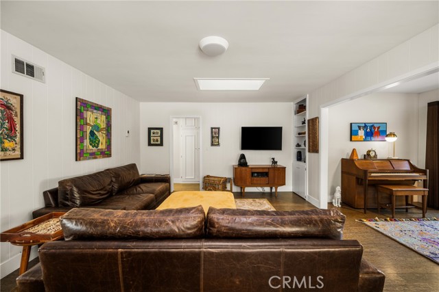 Detail Gallery Image 15 of 53 For 943 E Everett Place, Orange,  CA 92867 - 2 Beds | 2 Baths