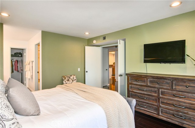 Detail Gallery Image 28 of 45 For 16551 Grunion Lane #204,  Huntington Beach,  CA 92649 - 2 Beds | 2 Baths