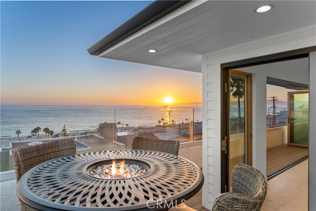 3921 Highland Ave, Manhattan Beach, California 90266, ,Residential Income,For Sale,Highland Ave,SB25015575