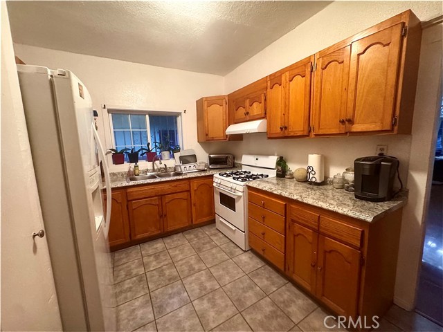 Detail Gallery Image 21 of 46 For 2129 30th W 30th, Los Angeles,  CA 90018 - 3 Beds | 1 Baths