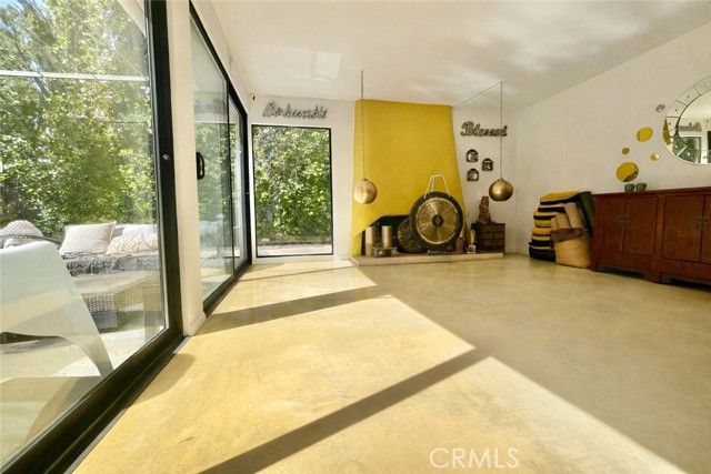 Detail Gallery Image 9 of 25 For 4709 Dunman, Woodland Hills,  CA 91364 - 5 Beds | 3 Baths