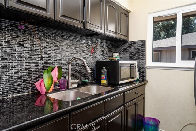 Detail Gallery Image 8 of 18 For 1120 S Mantle Ln 8d,  Santa Ana,  CA 92705 - 2 Beds | 1 Baths