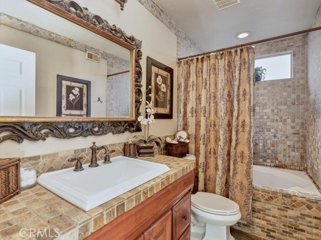 25322 Romera Place, Lake Forest CA: https://media.crmls.org/medias/90047175-f67e-4d09-a17a-225270ee5f1f.jpg