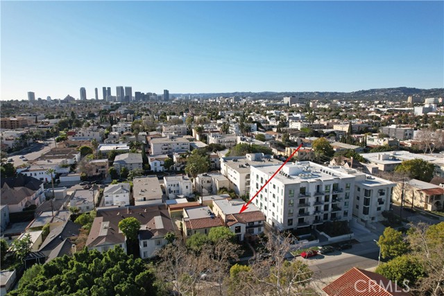 Detail Gallery Image 2 of 30 For 915 S Le Doux Rd, Los Angeles,  CA 90035 - 3 Beds | 2 Baths