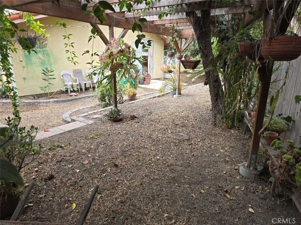 https://media.crmls.org/medias/9004c56e-594d-495d-91f6-1f2c3d515d9c.jpg?preset=X-Large