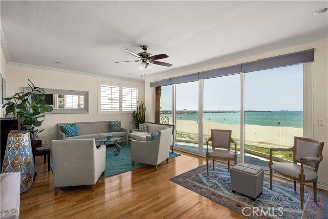 6915 E Seaside, Long Beach CA: https://media.crmls.org/medias/9005ce86-3c6d-4382-bd57-5ea9bfd7d6db.jpg