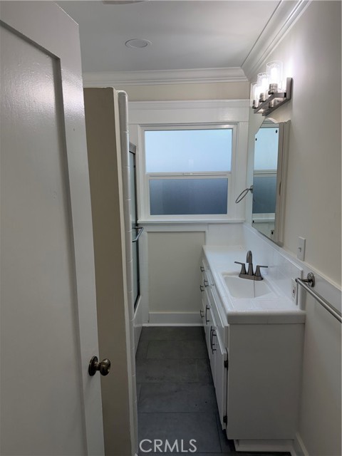 Detail Gallery Image 11 of 22 For 1305 E 17th, Long Beach,  CA 90813 - 2 Beds | 1 Baths