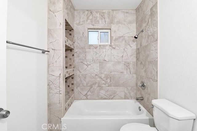 9411 Catawba Avenue, Fontana CA: https://media.crmls.org/medias/9005eadb-5d32-49ca-b459-753126e25289.jpg