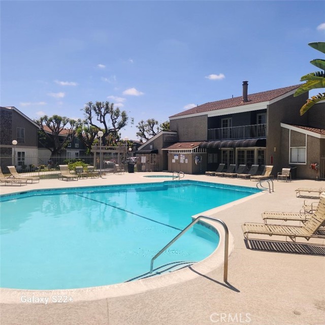 2821 S Fairview Street, Santa Ana CA: https://media.crmls.org/medias/9006bb2b-1552-42aa-9b68-f58a2ab6cfbd.jpg
