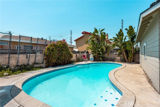 522 N Clark Street, Orange CA: https://media.crmls.org/medias/9006f25a-669a-4604-bc4f-f53fe85f38ec.jpg
