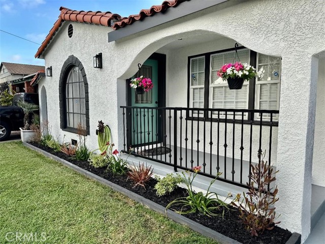 Detail Gallery Image 6 of 52 For 1040 S Grevillea Ave, Inglewood,  CA 90301 - 2 Beds | 2 Baths