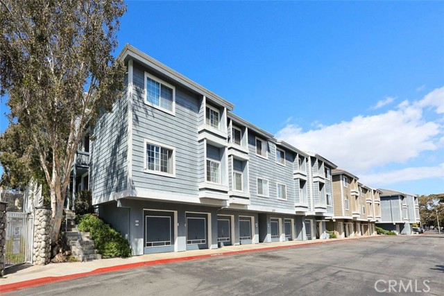 Detail Gallery Image 2 of 23 For 20191 Sealpoint Ln #103,  Huntington Beach,  CA 92646 - 2 Beds | 2 Baths