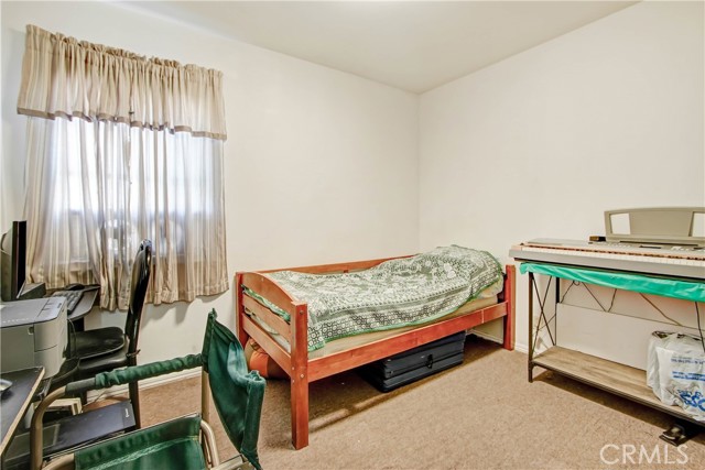 Detail Gallery Image 10 of 15 For 18003 Saticoy St, Reseda,  CA 91335 - 3 Beds | 2 Baths
