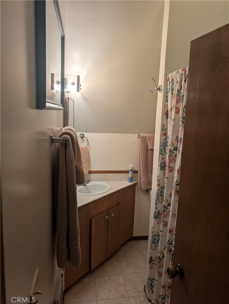 https://media.crmls.org/medias/90083b3b-594a-4b8f-a838-535b53fcf3ab.jpg?preset=X-Large