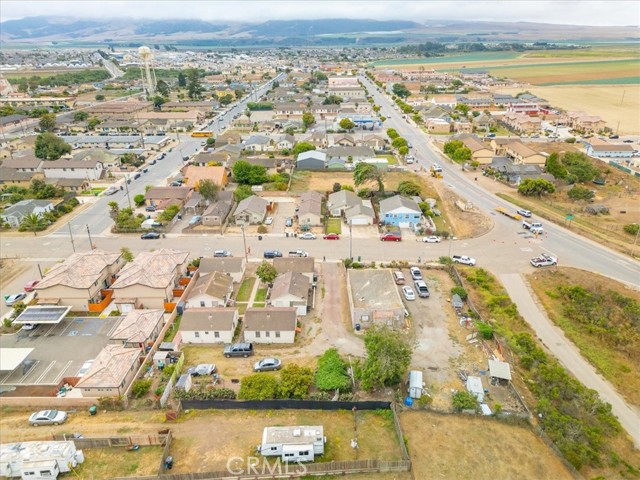 4589 12th Street, Guadalupe CA: https://media.crmls.org/medias/9008715b-e75a-4868-a77c-5b06387b534a.jpg