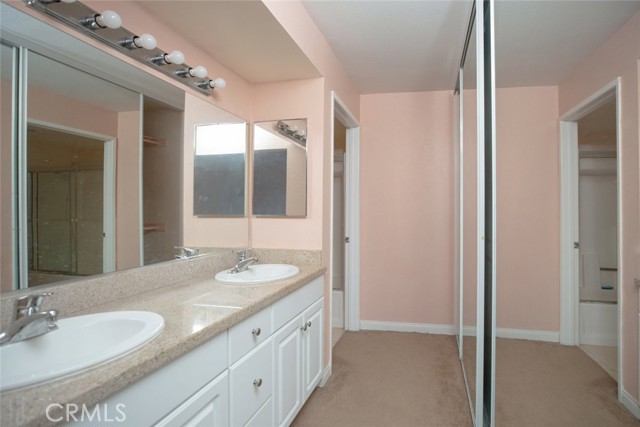 Detail Gallery Image 6 of 34 For 5540 Owensmouth Ave #206,  Woodland Hills,  CA 91304 - 2 Beds | 2 Baths