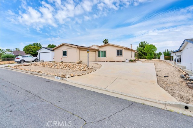 Detail Gallery Image 2 of 24 For 24800 Cornstalk Rd., Wildomar,  CA 92595 - 3 Beds | 2 Baths