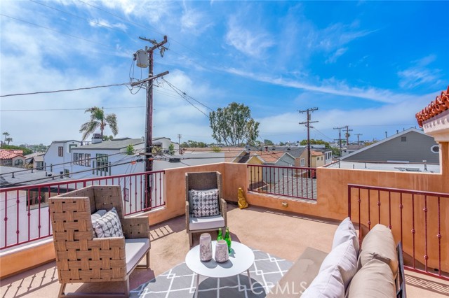 Detail Gallery Image 24 of 32 For 432 1/2 Goldenrod Ave, Corona Del Mar,  CA 92625 - 2 Beds | 2/1 Baths