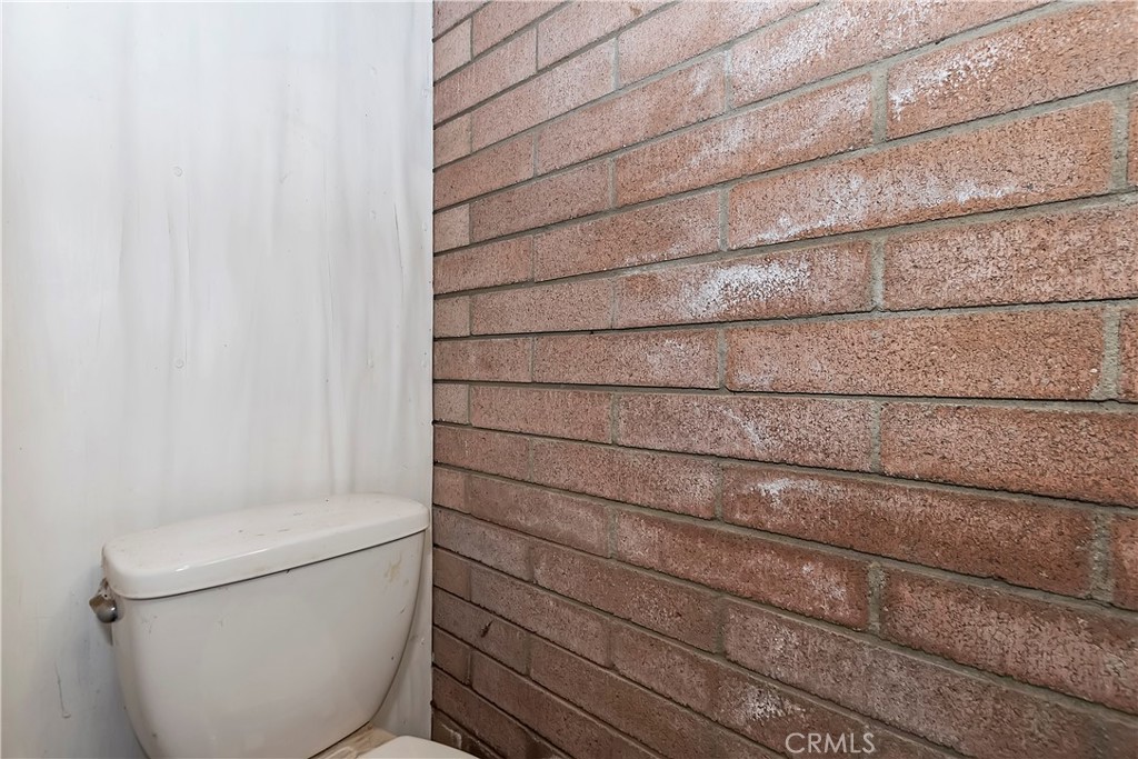 https://media.crmls.org/medias/900b5ec8-f8c9-455e-b66d-8ef11dc1cd3d.jpg?preset=X-Large