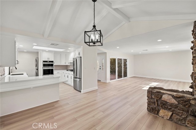 9351 Leilani Dr, Huntington Beach CA: https://media.crmls.org/medias/900bb6ea-f4f5-450d-bea8-9acf557ced44.jpg