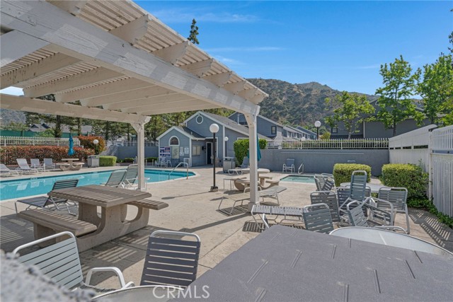 Detail Gallery Image 20 of 29 For 305 Monroe Ct, Azusa,  CA 91702 - 3 Beds | 2/1 Baths