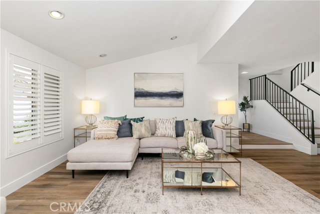 Detail Gallery Image 10 of 44 For 63 Seacrest Ct, Long Beach,  CA 90803 - 4 Beds | 3 Baths
