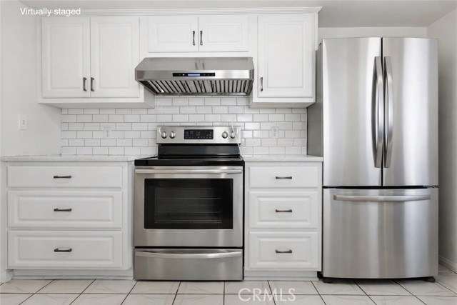 Detail Gallery Image 12 of 47 For 417 S Glenwood Pl., Burbank,  CA 91506 - 5 Beds | 3 Baths